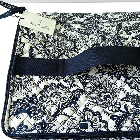 Vera Bradley Casserole Carrier NWT Insulated Zip 9x13 Java Blue & White Floral - Picture 2 of 9